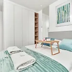 Elegant Gwiazdzista With Free Garage By Renters Appartement Wrocław