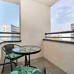 Exclusive Gwiazdzista With Free Garage By Renters Apartment Wroclaw