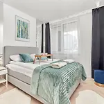 דירה Elegant Gwiazdzista With Free Garage By Renters ורוצלב