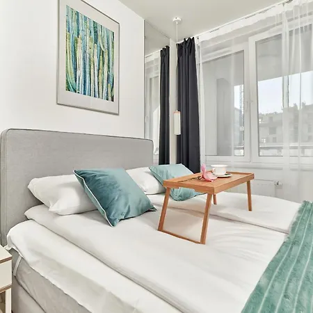 Exclusive Gwiazdzista With Free Garage By Renters 아파트 브로츠와프