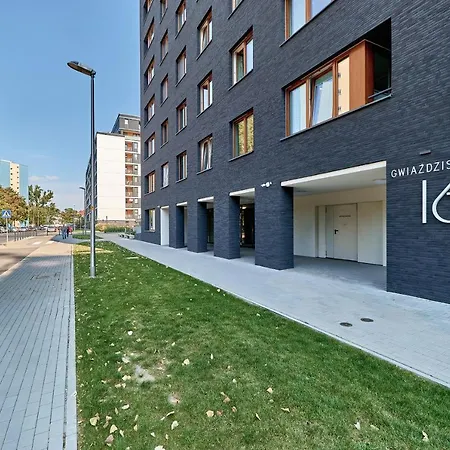 Elegant Gwiazdzista With Free Garage By Renters Wrocław