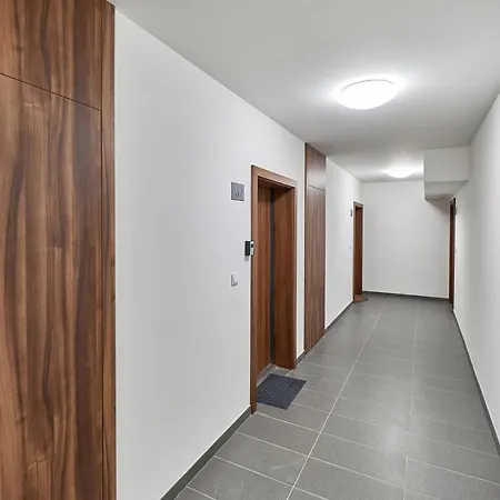 Exclusive Gwiazdzista With Free Garage By Renters Vratislav