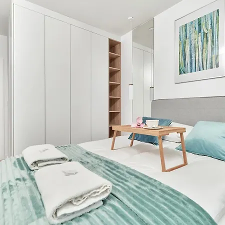 Elegant Gwiazdzista With Free Garage By Renters Appartement Wrocław