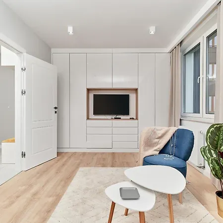 Elegant Gwiazdzista With Free Garage By Renters Apartment