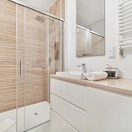 Apartment Elegant Gwiazdzista With Free Garage By Renters *